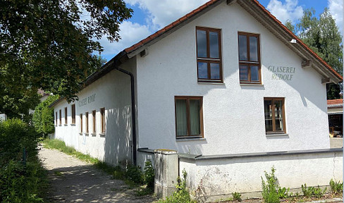 P-Werkstatt Großer Innenhof + Wohnung - 11 Lagerboxen