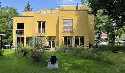 Healthy living in the north of Berlin, wooden house, with private garden