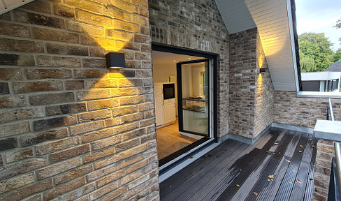 For sale by owner: 2.5-room apartment, newly built penthouse.
