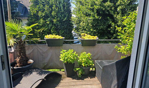Bensberg 3-room apartment with balcony + bathroom with bathtub