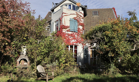 Family house with large natural garden