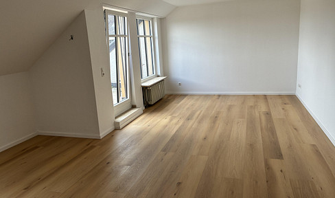 Spacious 1st floor apartment with loggia
