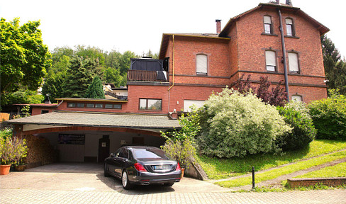 Stilvolle große Villa mit Traumgarten und vielen Möglichkeiten