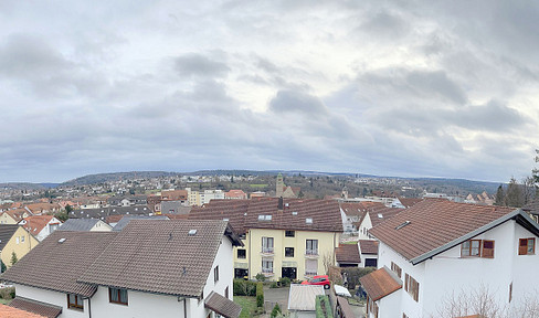 * Moderne DG-Wohnung in Pforzheim, Teilmöbliert mit EBK *