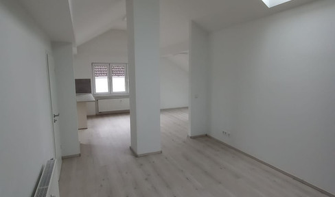 Moderne 3-Zimmer-Wohnung mit EBK in gepflegtem 3-Familienhaus