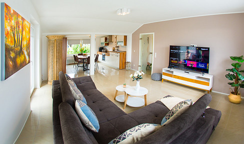 Furnished, bright 4 room apartment with balcony. Shared flat and short-term rent possible