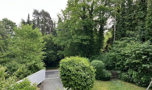 Geothermie - Pullach - helle, große Wohnung auf parkähnlichem Grundstück
