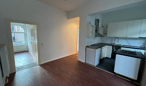 DB681 - Beautiful 4-room apartment with fitted kitchen and balcony!