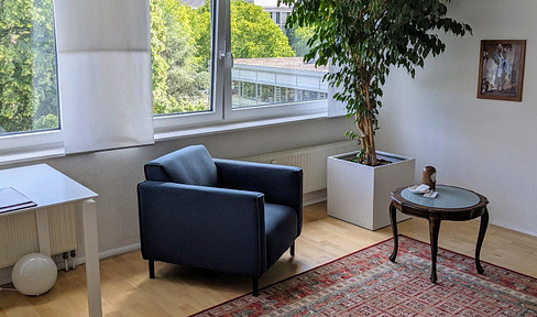 Bright, friendly 4-room apartment with balcony and park view in the middle of Bergheim