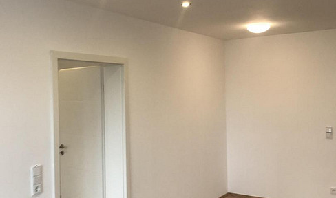 Top renovated 3-room apartment with fitted kitchen in Oelsnitz/ Vogtland