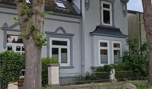 Charming historic villa with a handcrafted character – Located in a quiet area in Burg.