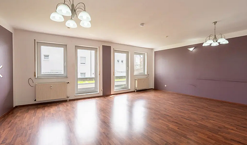 Spacious apartment or commercial unit in the heart of Metzingen *commission-free*
