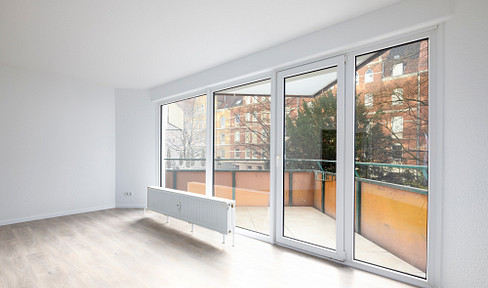 Renovated, very bright 2-room apartment in Linden Nord with 2 balconies