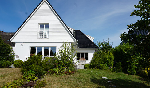 Schönes kernsaniertes Haus in ruhiger Lage in Ahrensburg/Ammersbek mit separatem Baugrundstück