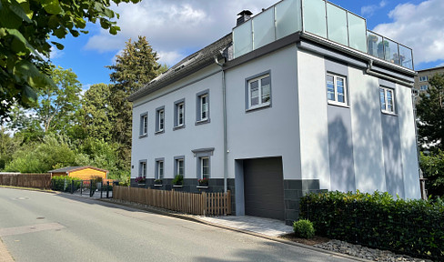 NEU - wunderschöne Villa mit modernen Bädern & Dachterrasse