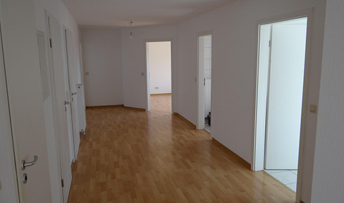 Helle 3,5-Zimmer-Wohnung EG mit Terrasse