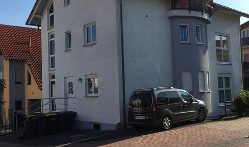 Freshly renovated 3 room attic apartment with EBK+outside parking space, 2 balconies