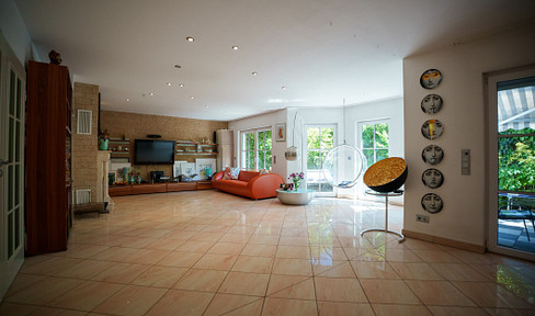 Lots of space and luxury, affordable and ready to move in!