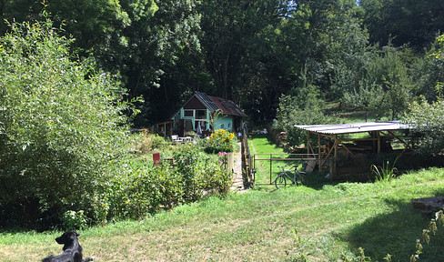 Freizeitgrundstück Erholung- Traumgrundstück. Autark mit Brunnen, Bach, Strom, Obst, Wald und Wiese