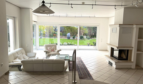 Lichtdurchflutete 3 Zimmer-Wohnung mit Terrasse & neuwertiger EBK in Jülich Zentrum