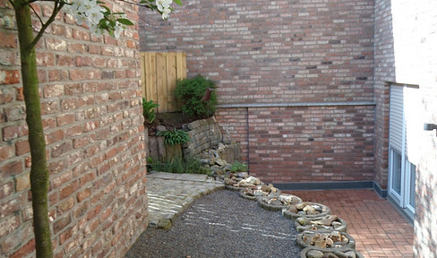H`rath-Street,modern-comf.-Singel-Mais.-apartment,ground-floor and basement,quiet,large terrace