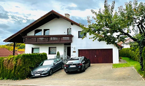 Multi-generation house investment 1-3 family house in Erkenbrechtsweiler