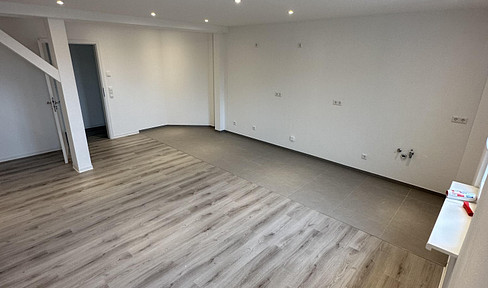 Refurbished 8-room apartment - view over Pforzheim