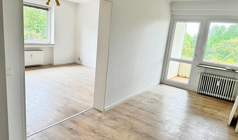 Großzügige 3,5 - Zimmer Wohnung - frisch renoviert!