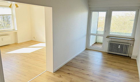 Großzügige 3,5 - Zimmer Wohnung - frisch renoviert!