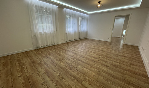 Refurbished 2 room basement apartment in an excellent location directly on Siebentischwald