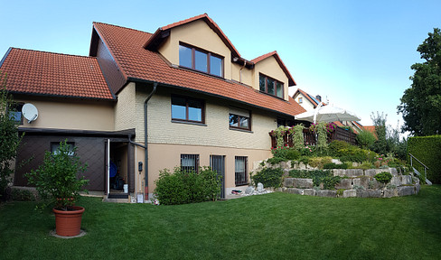 Detached house in a quiet residential area with a view (No commission).