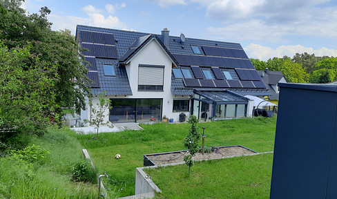 Large house in Möhrendorf with garden sauna, solar power (no commission)