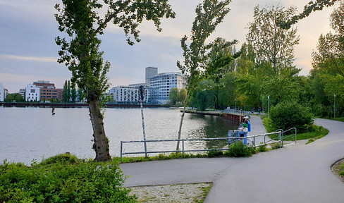 Three-room apartment with fantastic water view and private garden Rummelsburgerbucht
