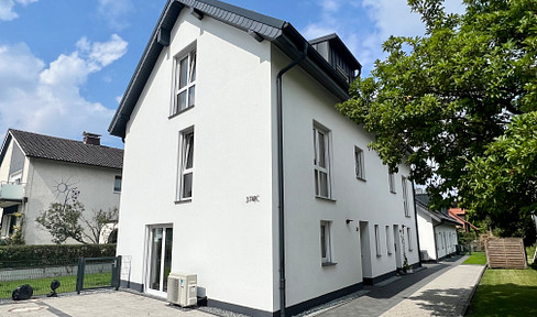 Energieeffiziente Doppelhaushälfte zwischen Fischteiche und Innenstadt