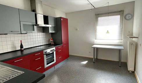 Directly at the university - bright & well-designed 2-room apartment with fitted kitchen