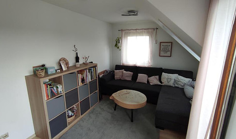 helle schöne gepflegte 2 1/2 Zimmer Wohnung mit EBK und Balkon im DG in Filderstadt Bernhausen