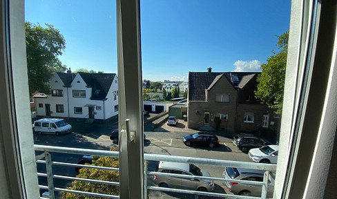 Helle 3-Zimmer-Wohnung mit Fußbodenheizung in Köln-Worringen