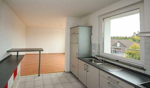 TN663 - Beautiful 2-room apartment with a balcony and garage! The entire building is wheelchair accessible!