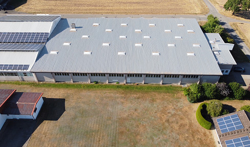 Commercial property in Altensteig, built in 1990. Suitable for mail-order businesses, warehousing, or light manufacturing.
