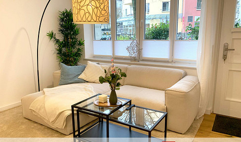 Completely renovated apartment with a terrace | No commission | Located in Hoheluft-West.