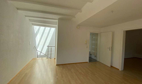 4-room maisonette apartment with 2 balconies, 75.00 kWh/(m²*a) renovated, also for shared use