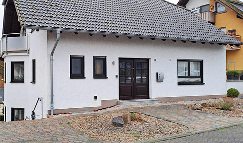 Charmantes Einfamilien­haus mit Einlieger­wohnung am Kurpark in Bad Salzig! - provisionsfrei
