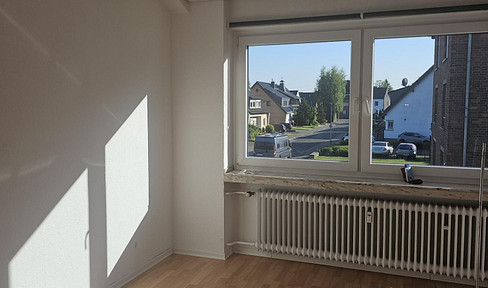 Charming 2.5-room apartment with a balcony.