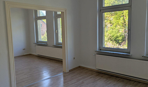 Großzügige 4-Zimmer-Altbauwohnung in Zentrumsnähe