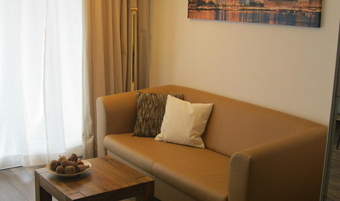 High-quality furnished apartment, flooded with light, with large balcony