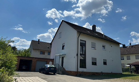 Apartment with 4 rooms, terrace, garden, and garage. (Suitable for families or those seeking extra space.)