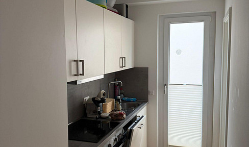 - Neuwertig -nach Erstbezug helle 2 Zimmer-Whg - KfW 40+ Standard EBK Balkon