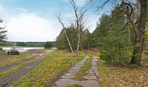 Land in 14547 Beelitz OT Elsholz, end of Bahnhofsweg "approx. 5.878 m2".