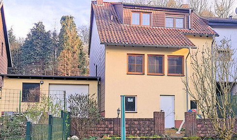 Interessantes EFH mit großer Garage / Werkstatt, Terrasse und Garten