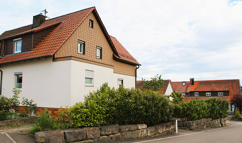 Sanierte DHH, provisionsfrei, mit Garage, Garten und großem Schuppen
